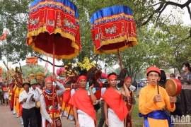 Lễ hội chùa Keo Thái Bình đón lượng khách kỷ lục