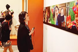 Khơi dậy sức mạnh văn hóa: Lan tỏa giá trị văn hóa bằng công cụ trợ lý ảo