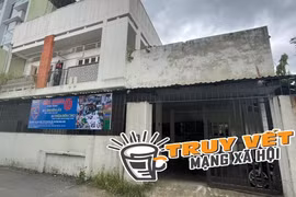 Nam thanh niên bỏ lại hơn 1 cây vàng ở cửa hàng 0 đồng