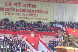 Lễ mít tinh kỷ niệm 70 năm Chiến thắng Điện Biên Phủ: Viết tiếp những bản hùng ca