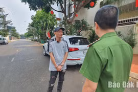 Bắt giữ đối tượng chuyên trộm cắp tài sản trên xe ô tô