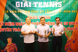 Bế mạc Giải tennis CLB Văn phòng Tỉnh ủy Gia Lai lần thứ 9 (mở rộng) 
