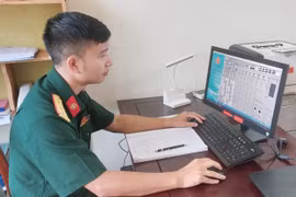 Sĩ quan trẻ đam mê công nghệ thông tin