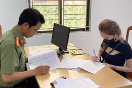 Đấu tranh ngăn chặn thông tin giả trên không gian mạng