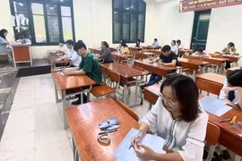 Sao ngành giáo dục không được tuyển dụng, trả lương giáo viên?