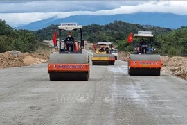 Đẩy nhanh tiến độ các công trình, dự án quan trọng quốc gia 