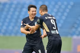 Minh Vương lập siêu phẩm, HAGL trụ hạng sớm 3 vòng đấu