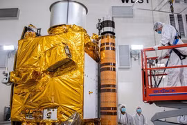 Mảnh tiểu hành tinh bắn xa ngàn dặm sau cú đâm của tàu NASA