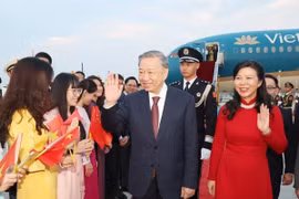 Tổng Bí thư, Chủ tịch nước Tô Lâm gặp gỡ cộng đồng người Việt Nam tại Trung Quốc