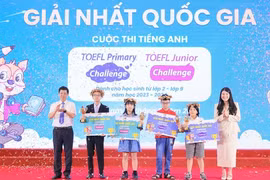 Hai học sinh tiểu học đạt điểm tuyệt đối thi TOEFL Junior