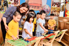 Tạm dừng mô hình bán trú: Phụ huynh lo lắng