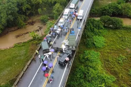 3 ô tô va chạm trên cao tốc, 1 người tử vong