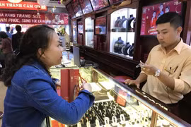 Giá vàng trong nước ổn định, thương hiệu SJC 