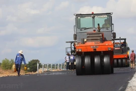 Hàng loạt dự án giao thông không ngơi tiếng máy trên công trường