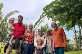 Cô gái Thái thành bà chủ homestay, 'chắp cánh' nghề thổ cẩm quê hương