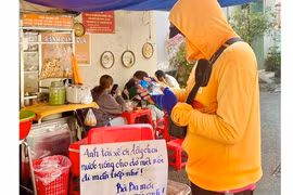 Lời mời nước khiến shipper 'mát lòng' ngày nắng nóng