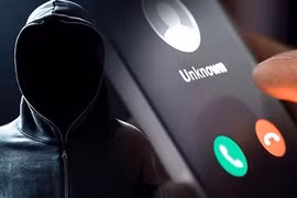 Nạn nhân của chiêu trò lừa đảo cài dịch vụ công giả mạo kể lại việc bị chiếm quyền điều khiển điện thoại