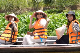 Chợ nổi Tân Phong ở đâu, có gì mà hấp dẫn du khách?