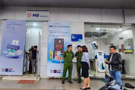 Thấy 37 triệu đồng vô chủ ở ATM: Người đàn ông mang nộp Công an