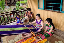 Chuyện giáo dục con cái của người Tây Nguyên xưa