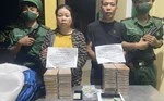 Mật phục, bắt giữ cặp đôi vận chuyển 34 bánh nghi là heroin 