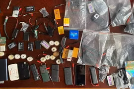 Triệt phá 2 đường dây cung cấp thiết bị siêu nhỏ gian lận thi cử