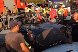 Israel tấn công sâu Lebanon, Iran 'chắc chắn trừng phạt' Tel Aviv