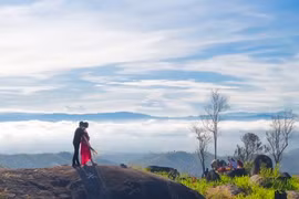 Giới trẻ Kon Tum đổ xô check-in nóc nhà phố núi Chư Hreng