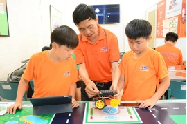 Thầy giáo Nguyễn Thanh Phụng: Khơi nguồn sáng tạo STEM-Robotics