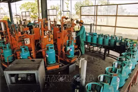 Giá gas bán lẻ trong nước tiếp tục tăng từ ngày mai 1/9