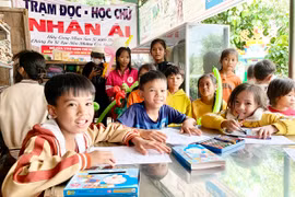 Trạm đọc-Học chữ nhân ái: Sân chơi bổ ích cho trẻ em nghèo 