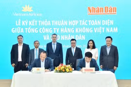 Báo Nhân Dân và Vietnam Airlines ký thỏa thuận hợp tác toàn diện