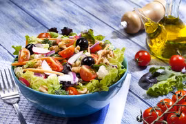 Cải thiện tâm trạng: Nếu không thể đi bộ, hãy thử ăn rau xanh 