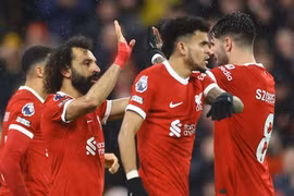 Liverpool thắng tưng bừng trong ngày đầu năm mới