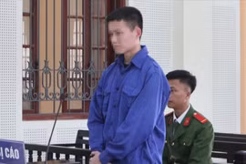 Phó giám đốc nhà máy mang dao đi cướp ngân hàng