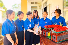 Giáo dục lòng yêu nước qua di tích lịch sử-văn hóa