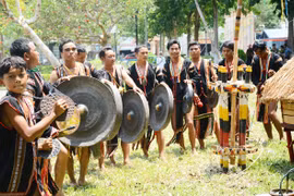 Hội làng vùng “chảo lửa” Krông Pa