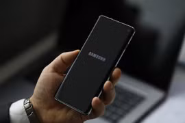 Lỗ hổng bảo mật trong smartphone Samsung đang bị khai thác tích cực 