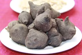 Uống rượu ngâm củ ấu tẩu, 2 người trong một gia đình bị ngộ độc Aconitin