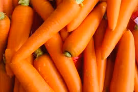 Ăn nhiều cà rốt có gây vàng da?