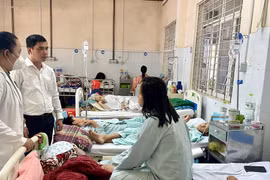 Vụ ngộ độc bánh mỳ ở Đồng Nai: Số nạn nhân tăng lên gần 490 người