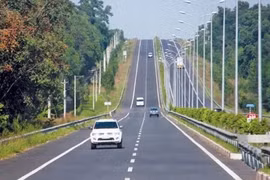 Thủ tướng yêu cầu đẩy nhanh tiến độ triển khai 2 dự án cao tốc Nam Định-Thái Bình và Gia Nghĩa-Chơn Thành