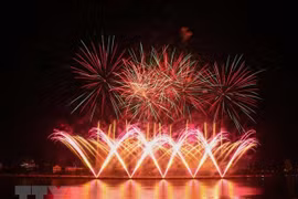 Bay Vietnam Airlines, nhận vé xem lễ hội pháo hoa Đà Nẵng miễn phí 