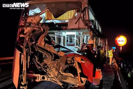 Thủ tướng Chính phủ chỉ đạo khẩn trương làm rõ nguyên nhân tai nạn trên cao tốc Cam Lộ - La Sơn