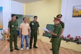 Bắt Hải "3 mắt" cùng nhóm đàn em vì đập phá nhà dân