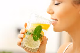 Lợi ích sức khỏe khi uống nước chanh