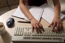 Lời cảnh báo với người ngồi quá 10 giờ/ngày