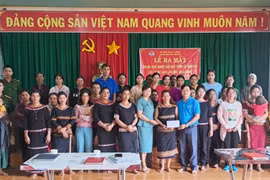 Ra mắt “Chi hội nghề nghiệp sản xuất cà phê sạch” tại làng Mèo 