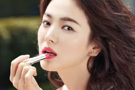 2 gợi ý chọn màu son phù hợp từng tông da dành cho các chị em