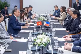 Tổng thống Philippines gặp riêng Chủ tịch Vingroup Phạm Nhật Vượng